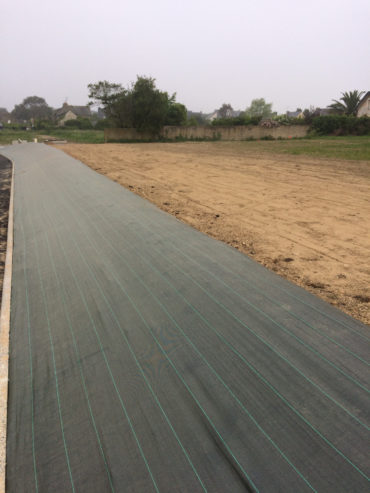Mise en place d'une bâche tissée pour plantations - Saint-Malo- Chevallier Paysage